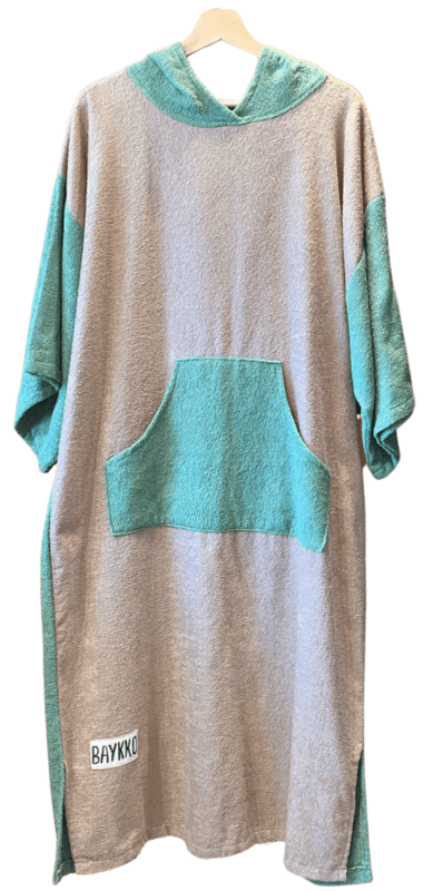 | Poncho  | L  | Combinado Vede/Beige  | Fino  |   | Baykko